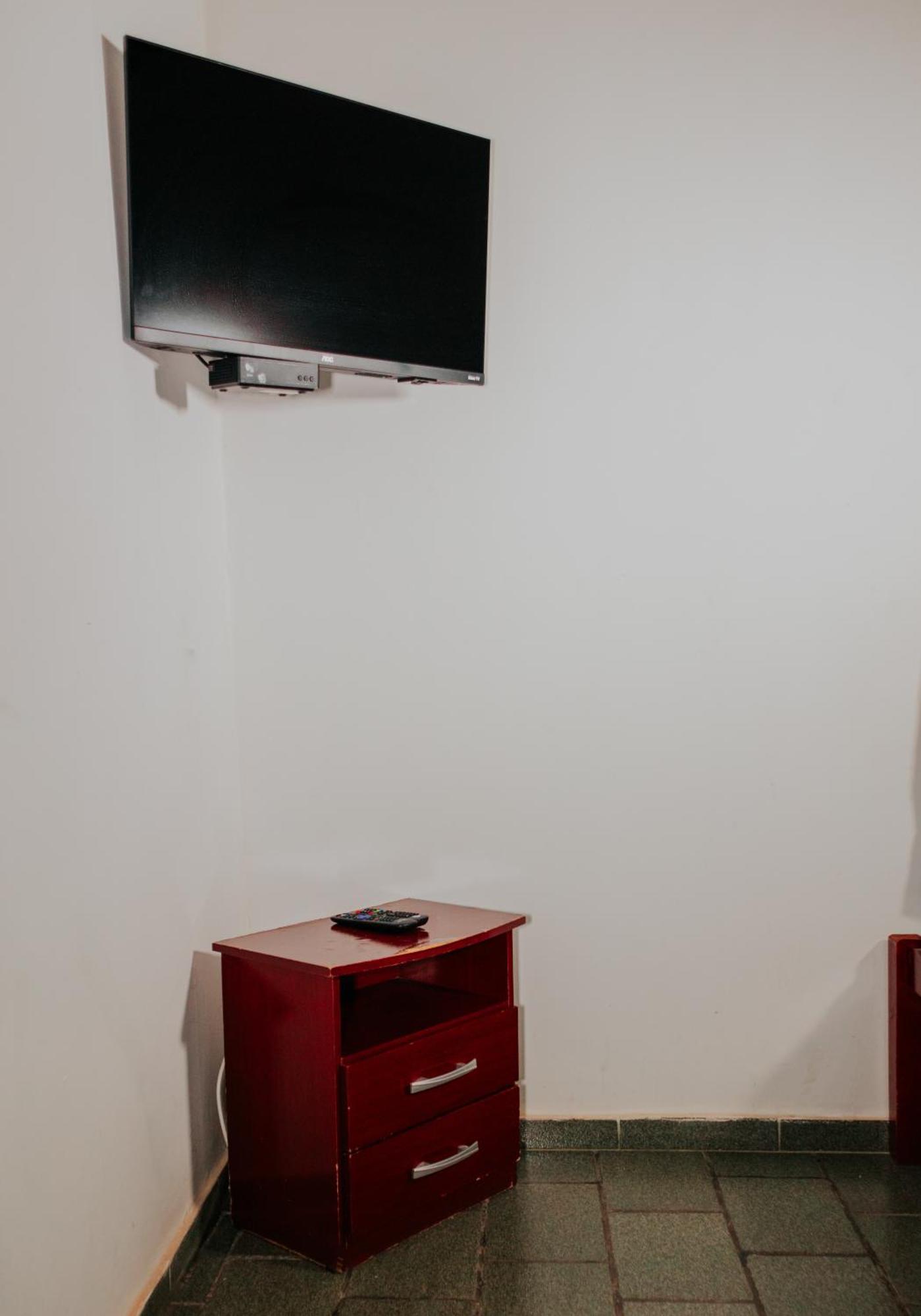 Hotel Santa Terezinha Alfredo Chaves Buitenkant foto