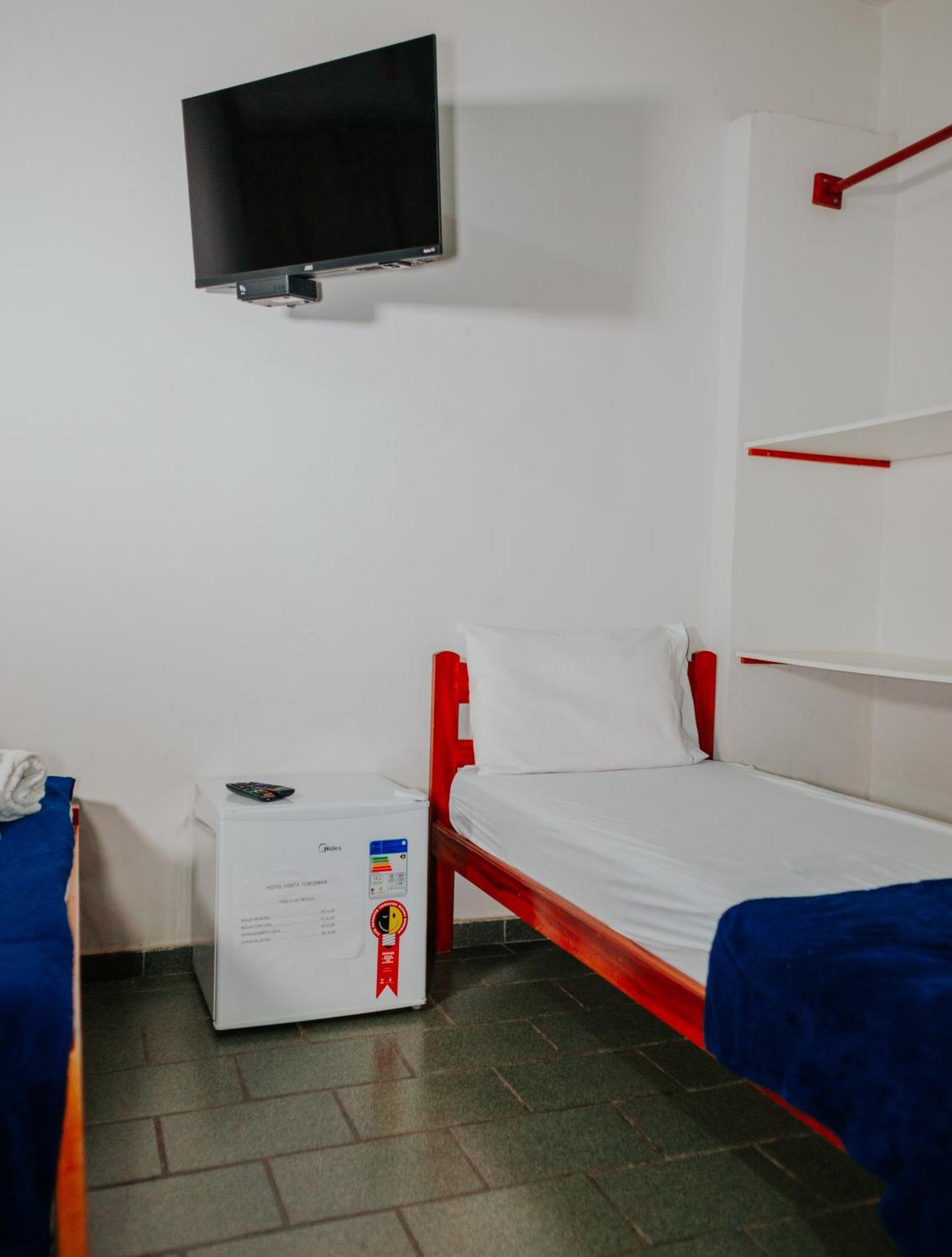 Hotel Santa Terezinha Alfredo Chaves Buitenkant foto
