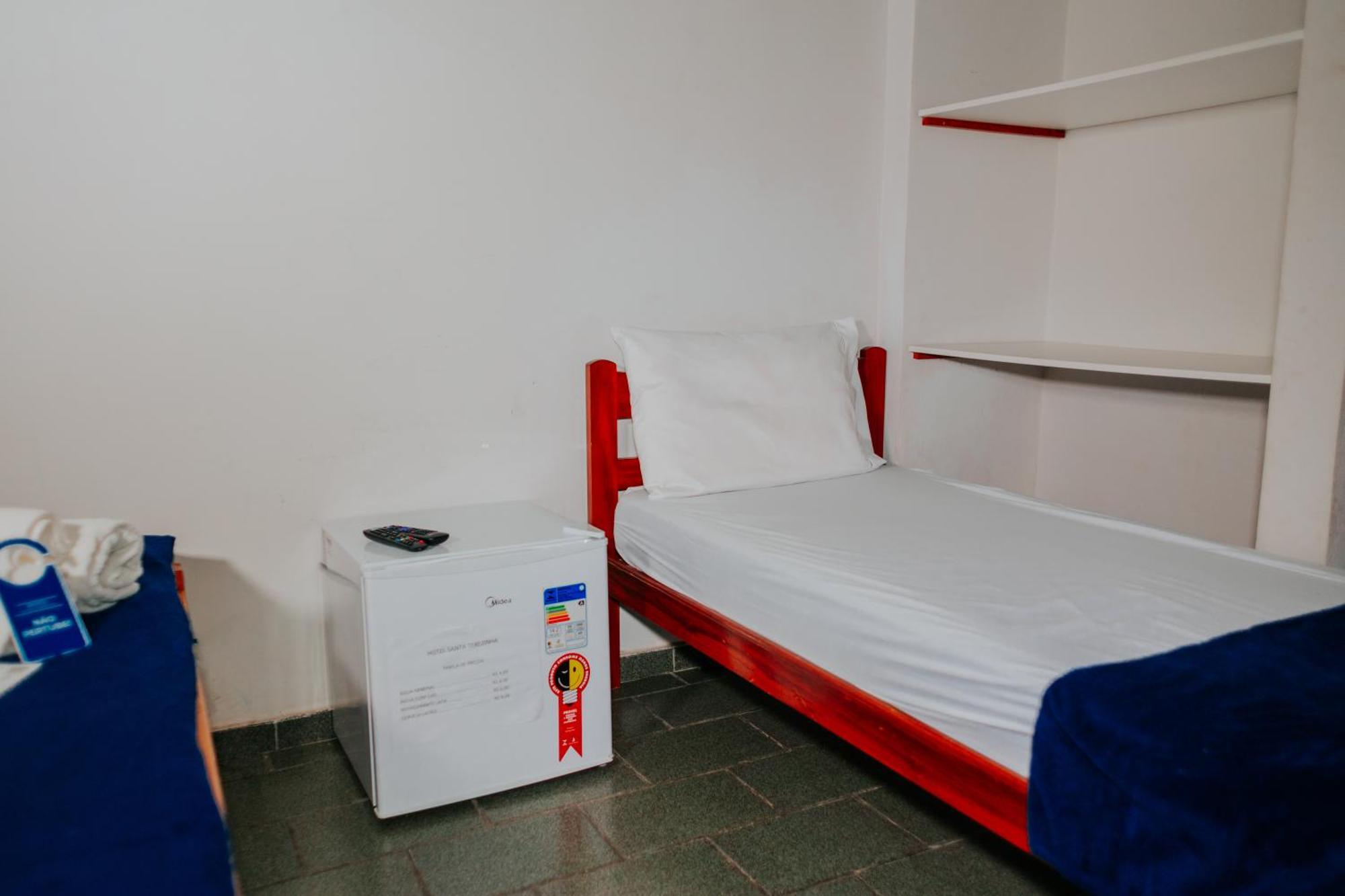 Hotel Santa Terezinha Alfredo Chaves Buitenkant foto