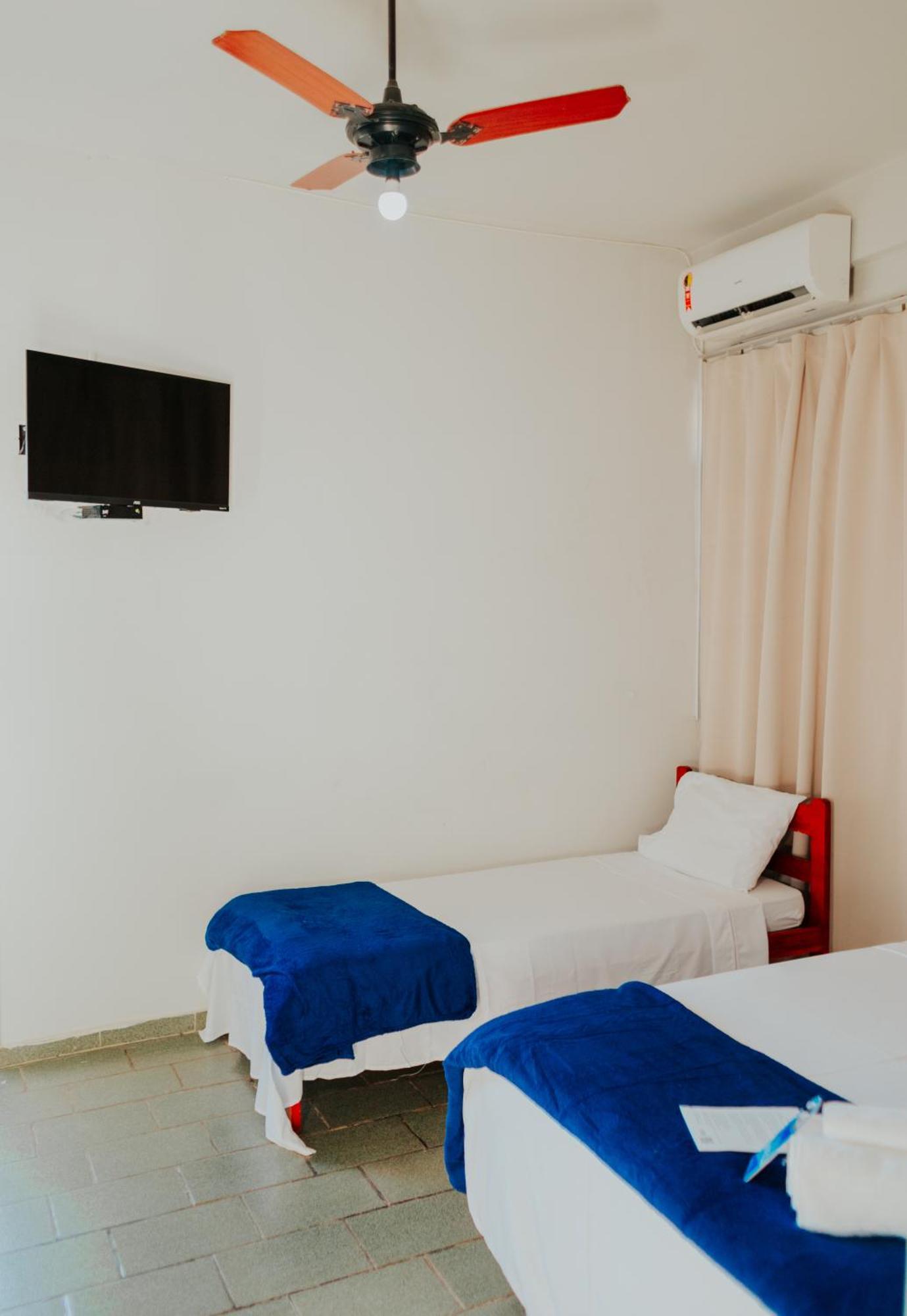 Hotel Santa Terezinha Alfredo Chaves Buitenkant foto